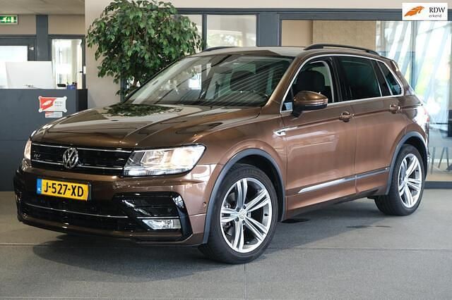 Bruin Gebruikt 2017 VW Tiguan R-line SUV | € 21.950 (Goede deal) - Afbeelding 1/4