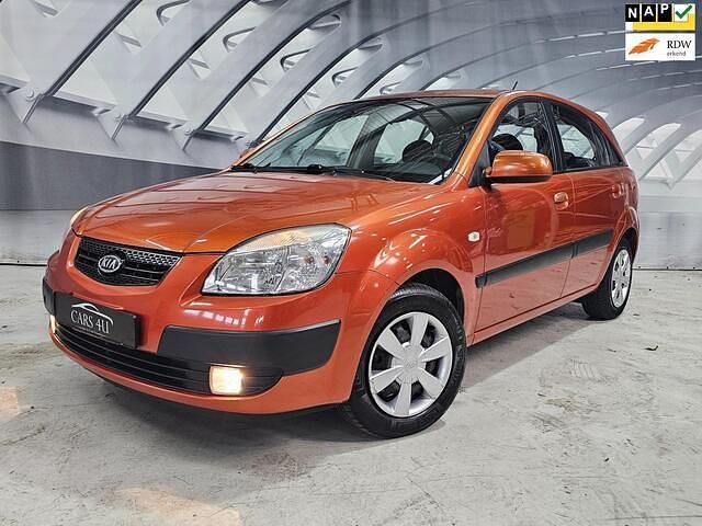 Oranje Gebruikt 2008 Kia Rio Hatchback | € 2.499 (Eerlijke prijs) - Afbeelding 1/4