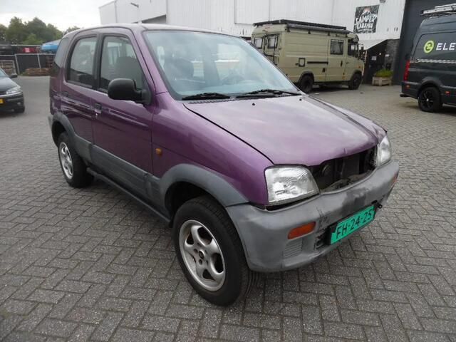 Paars Gebruikt 2000 Daihatsu Terios SUV | € 1.000 - Afbeelding 1/4