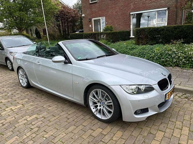 Grijs Gebruikt 2008 BMW 325 Cabriolet Cabriolet | € 13.950 (Duur) - Afbeelding 1/4
