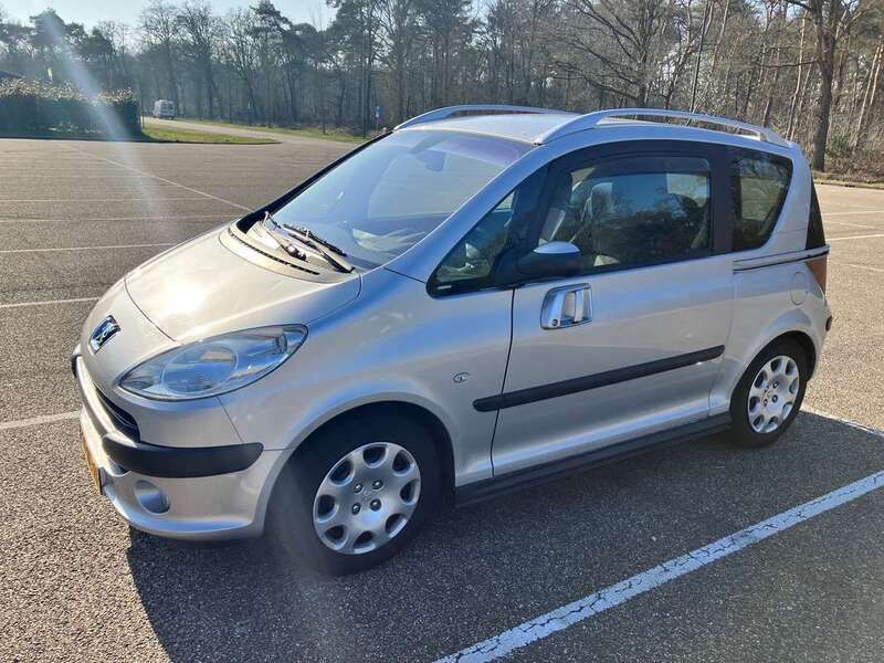 Zilver Gebruikt 2005 Peugeot 1007 Hatchback | € 3.000 (Eerlijke prijs) - Afbeelding 1/4
