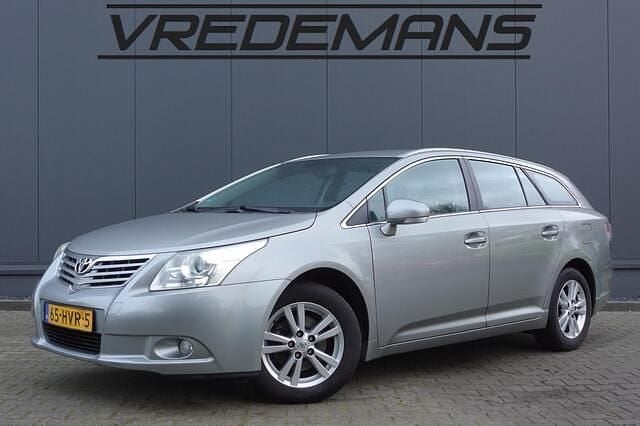 Grijs Gebruikt 2009 Toyota Avensis Business Edition Stationwagen | € 3.950 (Eerlijke prijs) - Afbeelding 1/4
