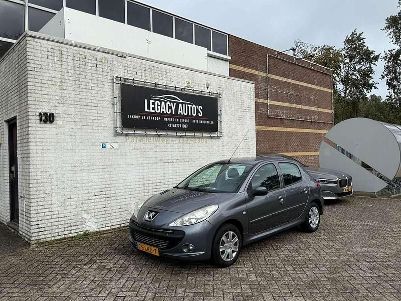 Grijs Gebruikt 2010 Peugeot 206+ Hatchback | € 2.250 (Eerlijke prijs) - Afbeelding 1/4