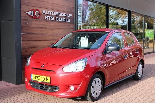 Rood Gebruikt 2015 Mitsubishi Space Star Inform Hatchback | € 5.850 (Eerlijke prijs) - Afbeelding 1/4