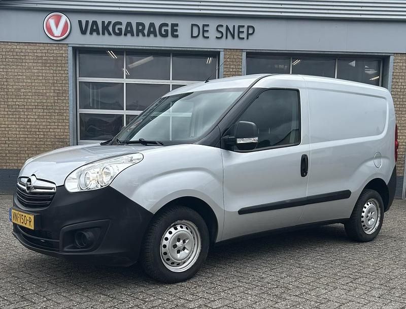 Zilver Gebruikt 2015 Opel Combo MPV | € 6.750 (Duur) - Afbeelding 1/4