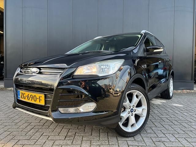 Zwart (metallic) Gebruikt 2013 Ford Kuga Titanium SUV | € 9.995 (Goede deal) - Afbeelding 1/4