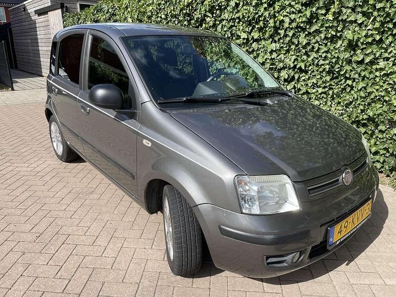 Grijs Gebruikt 2010 Fiat Panda MPV | € 2.600 (Eerlijke prijs) - Afbeelding 1/4