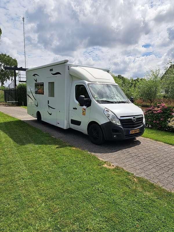 Wit Occasion 2016 Opel Movano MPV | € 34.500 - Afbeelding 1/4