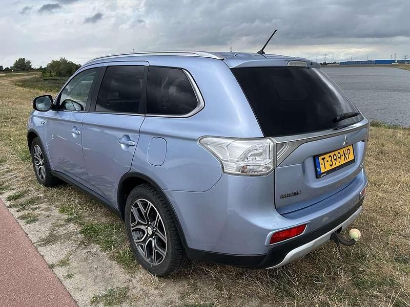 Occasion Mitsubishi Outlander P-HEV Top 121 PK (88 kW) 2015 SUV