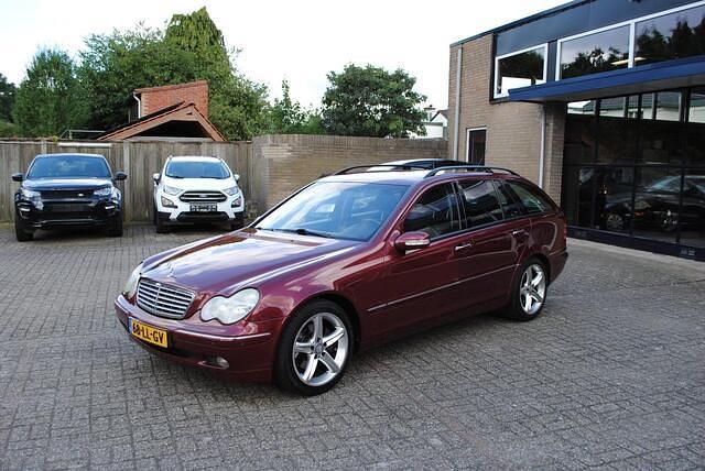 Rood Gebruikt 2003 Mercedes C240 Elegance Stationwagen | € 2.950 (Duur) - Afbeelding 1/4