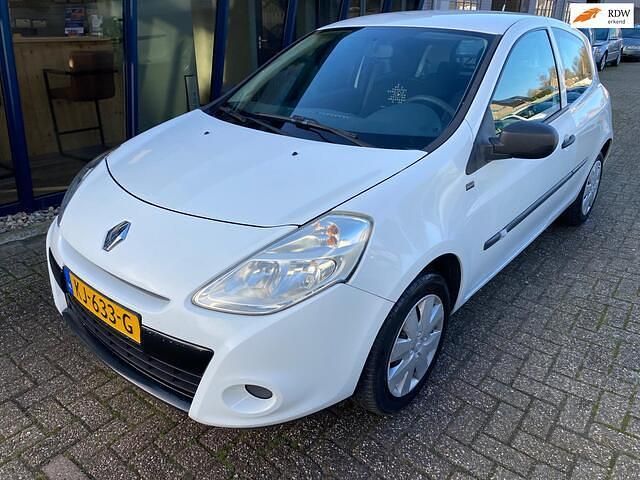 Wit Occasion 2012 Renault Clio IV Hatchback | € 3.645 (Goede deal) - Afbeelding 1/4
