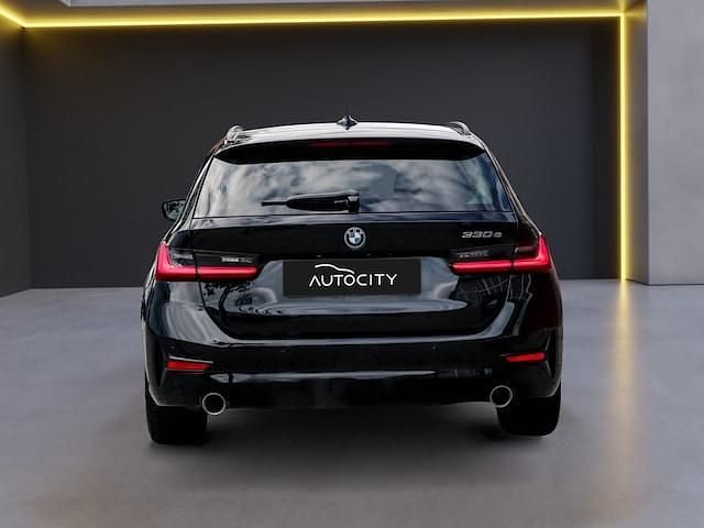 Occasion BMW 330e Advantage 292 PK (214 kW) 2021 Zwart Stationwagen