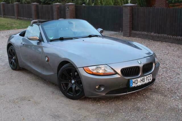 Grijs Gebruikt 2003 BMW Z4 Cabriolet | € 11.900 (Eerlijke prijs) - Afbeelding 1/4