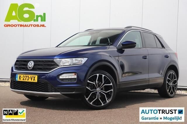 Atlantic blue metallic (blauw metallic) Gebruikt 2019 VW T-Roc Style SUV | € 21.900 (Goede deal) - Afbeelding 1/4