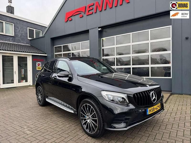 Zwart (metallic) Gebruikt 2017 Mercedes GLC350 Prestige SUV | € 29.950 (Eerlijke prijs) - Afbeelding 1/4