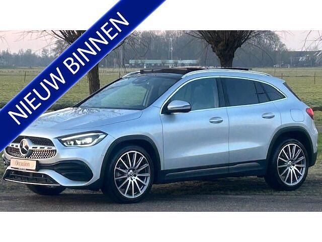 Occasion Mercedes GLA250 AMG line 224 PK (164 kW) 2021 Zilver (metallic) SUV