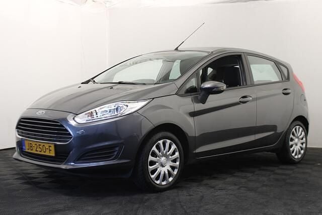 Grijs Gebruikt 2016 Ford Fiesta Style Hatchback | € 5.750 (Goede deal) - Afbeelding 1/4