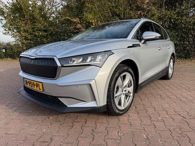 Grijs Gebruikt 2021 Skoda Enyaq iV SUV | € 23.900 (Goede deal) - Afbeelding 1/4