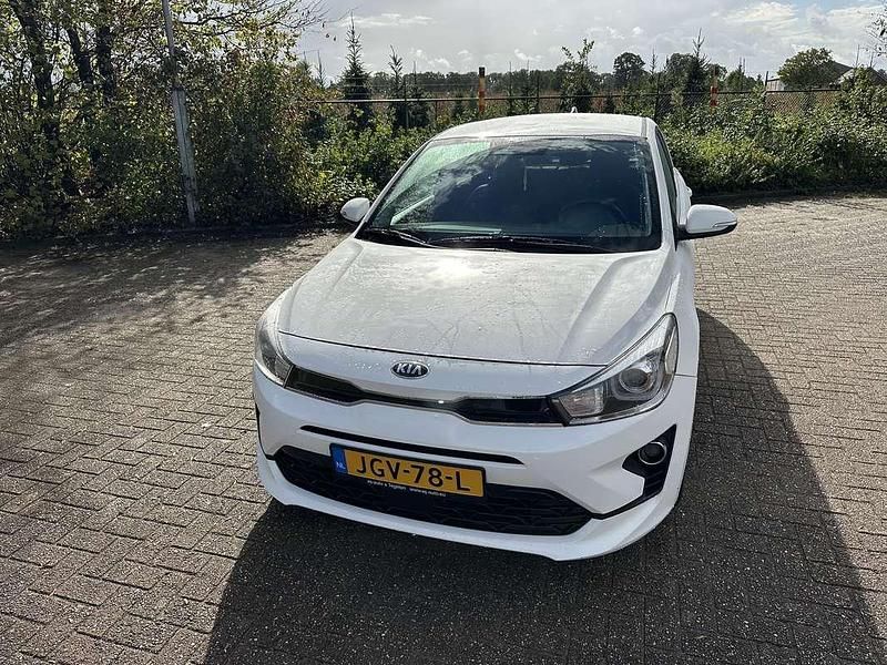 Wit Gebruikt 2020 Kia Rio Hatchback | € 13.650 (Eerlijke prijs) - Afbeelding 1/4