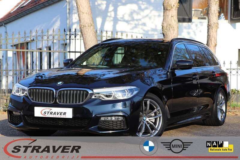 Zwart, metallic lak Gebruikt 2018 BMW 520 Executive Stationwagen | € 26.940 (Eerlijke prijs) - Afbeelding 1/4