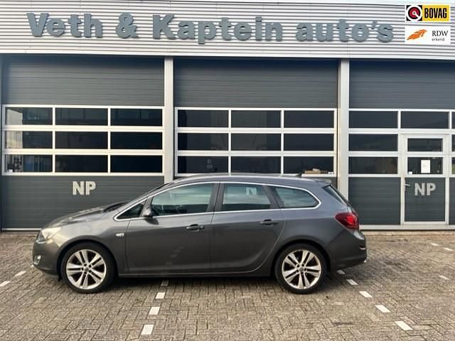 Grijs Occasion 2011 Opel Astra Sport Stationwagen | € 6.750 (Eerlijke prijs) - Afbeelding 1/4