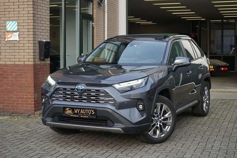 Grijs Occasion 2023 Toyota RAV4 Hybrid Executive SUV | € 44.950 (Duur) - Afbeelding 1/4