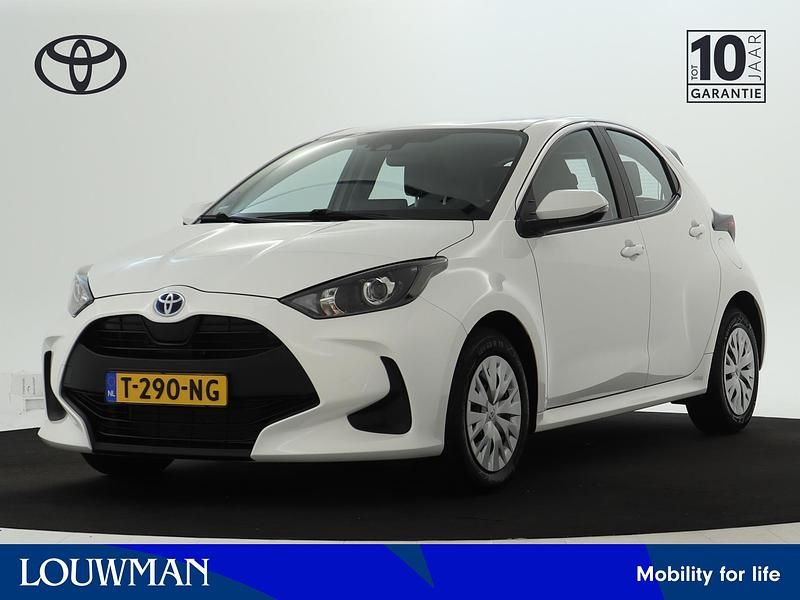 Wit Gebruikt 2022 Toyota Yaris Hybrid Active Hatchback | € 20.900 (Eerlijke prijs) - Afbeelding 1/3