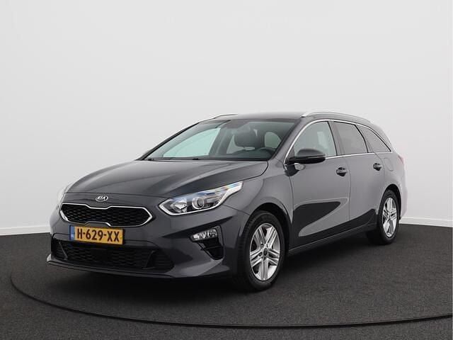Grijs Gebruikt 2020 Kia Ceed Sportswagon Stationwagen | € 16.900 (Goede deal) - Afbeelding 1/4