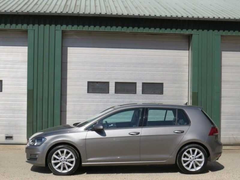 Grijs Gebruikt 2016 VW Golf VII Highline Hatchback | € 9.950 (Super prijs) - Afbeelding 1/4