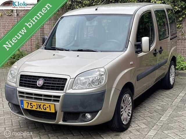 Beige Gebruikt 2009 Fiat Doblò Dynamic MPV | € 4.999 (Eerlijke prijs) - Afbeelding 1/4