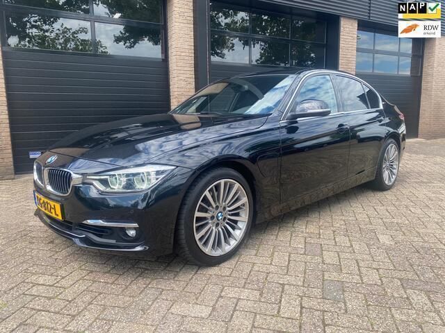 Zwart Gebruikt 2016 BMW 330 Executive Sedan | € 19.950 (Goede deal) - Afbeelding 1/4