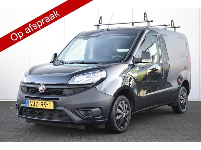 Zwart Occasion 2021 Fiat Doblò MPV | € 10.750 (Eerlijke prijs) - Afbeelding 1/4