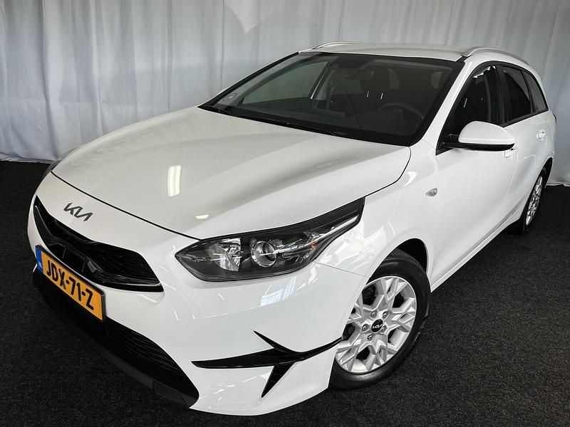 Wit Gebruikt 2023 Kia Ceed Stationwagen | € 18.445 (Super prijs) - Afbeelding 1/4