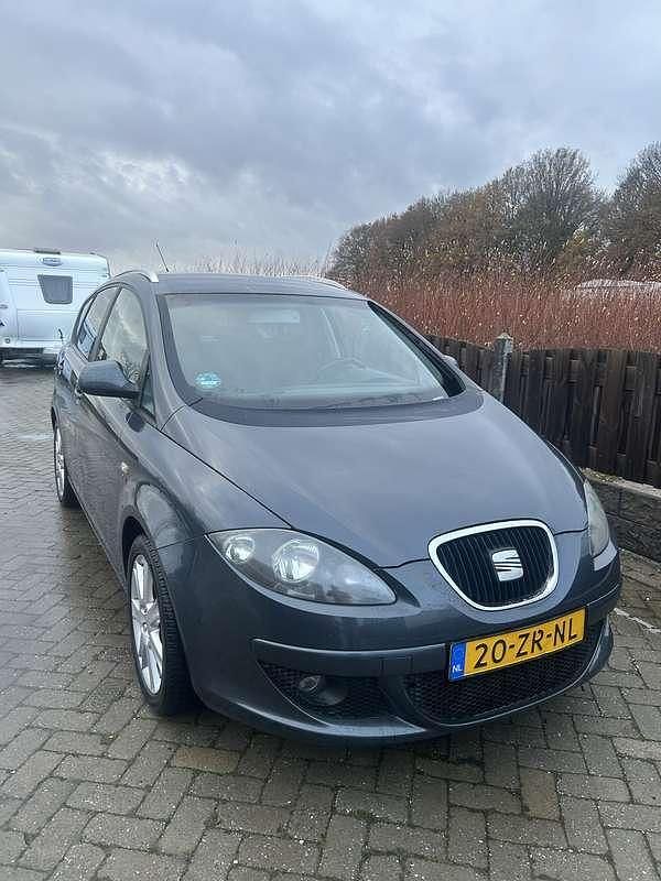 Grijs Occasion 2008 Seat Altea XL Stylance MPV | € 1.750 (Eerlijke prijs) - Afbeelding 1/4