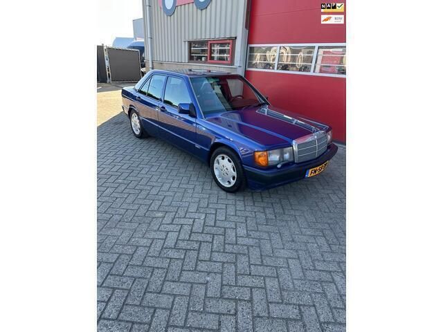 Blauw Gebruikt 1992 Mercedes 190 Avantgarde Sedan | € 11.975 - Afbeelding 1/4