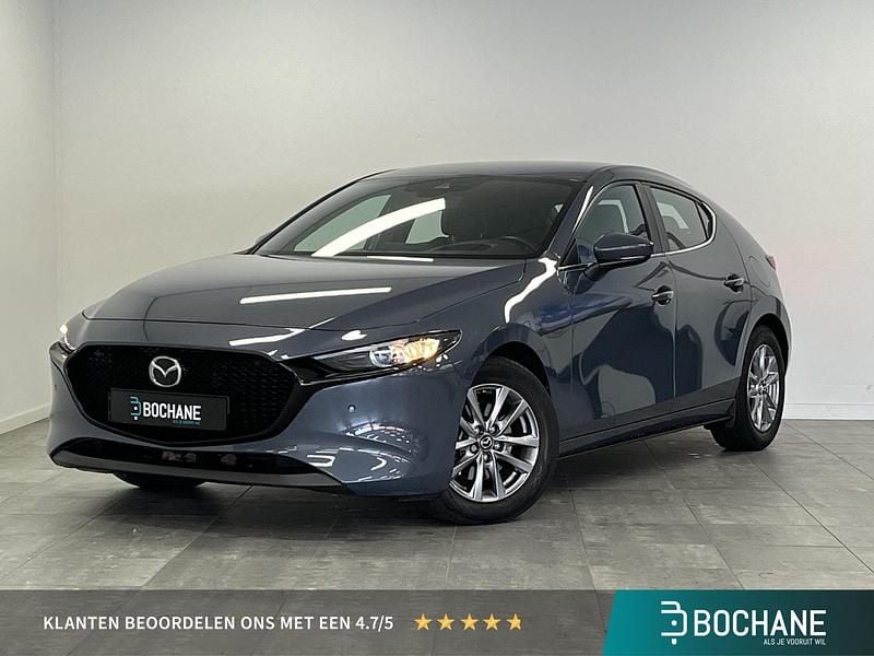Grijs Gebruikt 2022 Mazda 3 Comfort Hatchback | € 22.695 (Super prijs) - Afbeelding 1/4