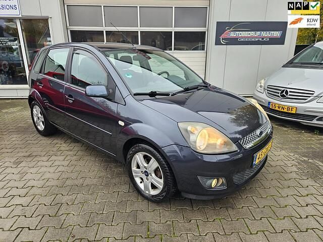 Grijs Gebruikt 2008 Ford Fiesta Futura Hatchback | € 1.250 (Eerlijke prijs) - Afbeelding 1/4