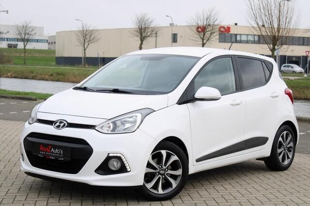 Wit Gebruikt 2015 Hyundai i10 Hatchback | € 7.250 (Eerlijke prijs) - Afbeelding 1/4