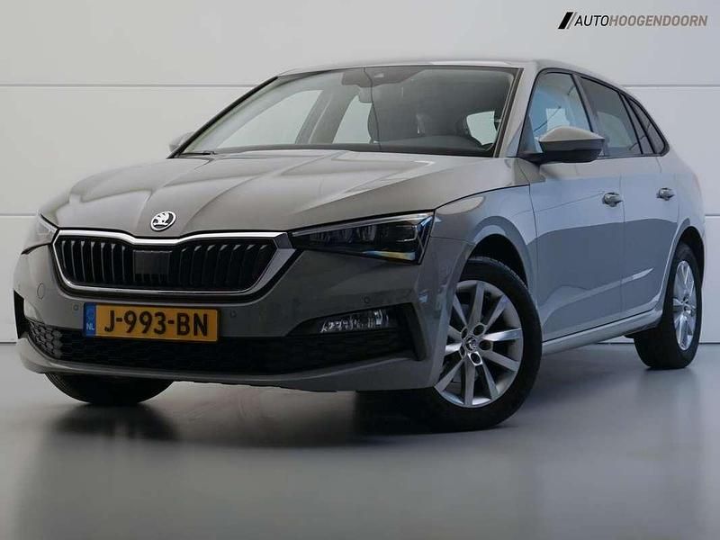 Grijs Gebruikt 2020 Skoda Scala Business Line Hatchback | € 17.745 (Eerlijke prijs) - Afbeelding 1/4