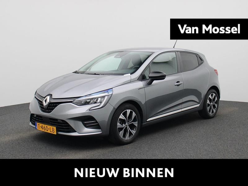 Grijs Gebruikt 2023 Renault Clio V Evolution Hatchback | € 18.935 (Eerlijke prijs) - Afbeelding 1/4