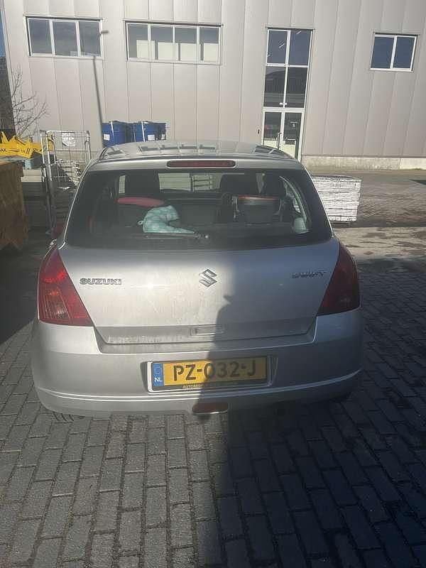 Occasion Suzuki Swift 92 PK (67 kW) 2007 Grijs Hatchback