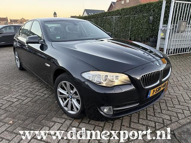 Grijs Gebruikt 2013 BMW 520 Sedan | € 6.999 (Iets duurder) - Afbeelding 1/4