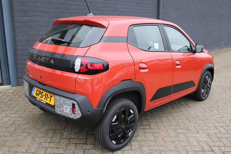 Occasion Dacia Spring Extreme 30 kW (41 PK) 2024 Rood Hatchback