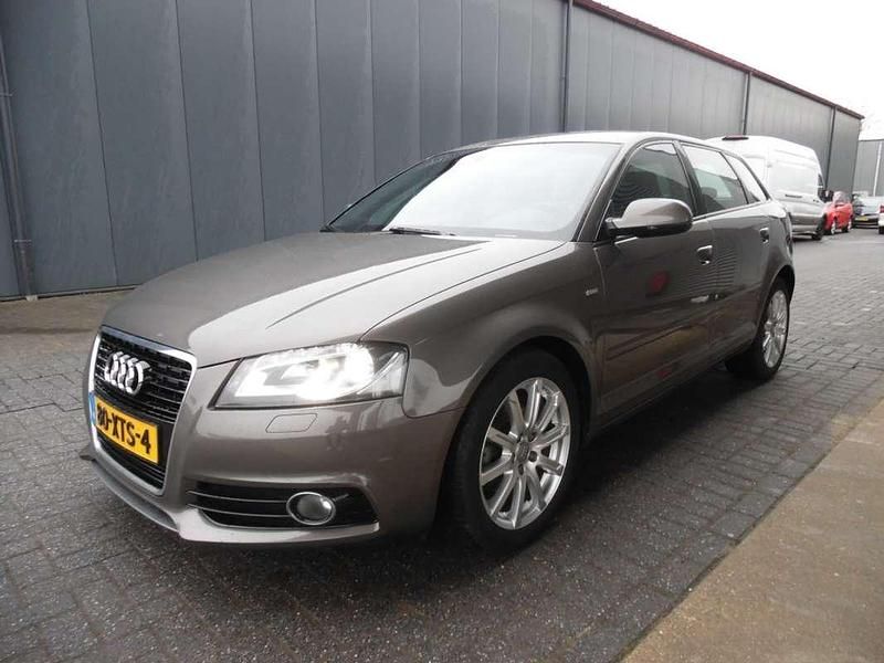 Occasion Audi A3 Comfort 125 PK (91 kW) 2012 Grijs (metallic) Hatchback