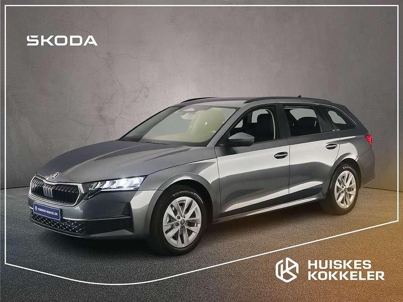 Grijs Nieuw 2025 Skoda Octavia Business Line Stationwagen | € 44.138 (Eerlijke prijs) - Afbeelding 1/4