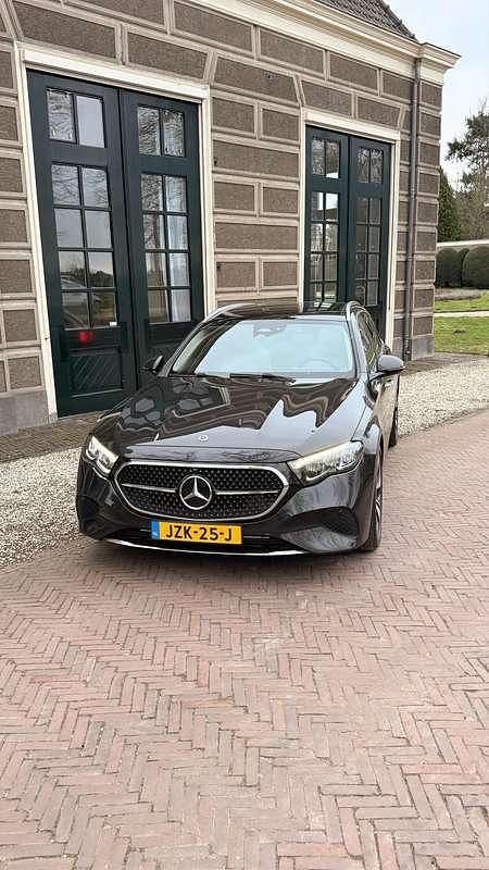 Occasion Mercedes E300 Luxury 204 PK (150 kW) 2024 Grijs Stationwagen