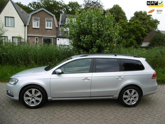 Grijs Gebruikt 2011 VW Passat Highline Stationwagen | € 5.995 (Eerlijke prijs) - Afbeelding 1/4