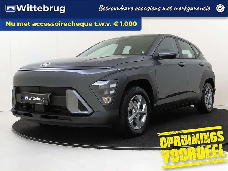 Grijs (metallic) Occasion 2025 Hyundai Kona Comfort SUV | € 29.925 (Goede deal) - Afbeelding 1/3