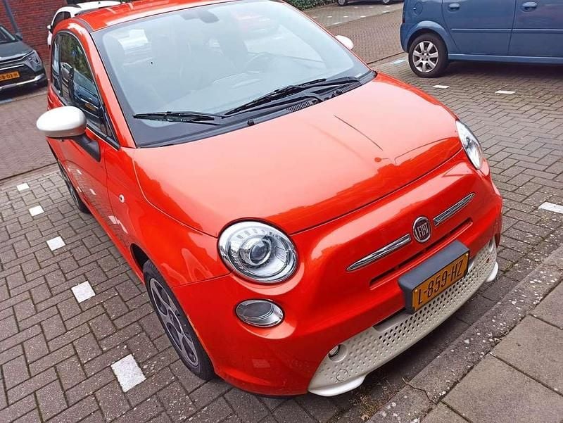 Oranje Gebruikt 2017 Fiat 500e Hatchback | € 8.250 (Eerlijke prijs) - Afbeelding 1/4