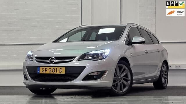 Grijs Occasion 2015 Opel Astra Sport Stationwagen | € 7.994 (Eerlijke prijs) - Afbeelding 1/3